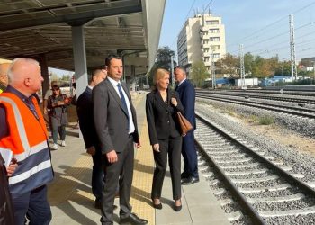Министър Гвоздейков: Може да загубим европарите за жп възел Пловдив