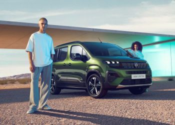 Новият PEUGEOT E-RIFTER е мултифункционален автомобил за свободното време
