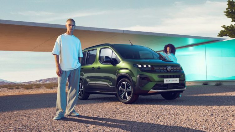 Новият PEUGEOT E-RIFTER е мултифункционален автомобил за свободното време
