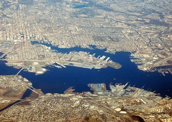 Контейнеровоз разруши мост в Балтимор