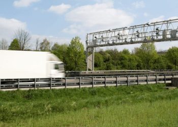 До 1 млрд. евро може да получат превозвачи за надплатени пътни такси в Германия