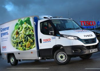 Tesco разширява електрическия си автопарк със 151 IVECO eDaily