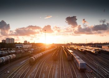 Китай стартира ежедневна жп товарна услуга до Азербайджан