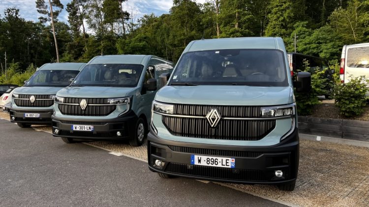 Тест: Новият Renault Master E-Tech