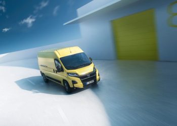 Новият Opel Movano задава стандарти с нова 8-степенна скоростна кутия