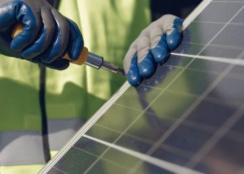 Нов завод за соларни панели край Стара Загора ще търси 800 служители