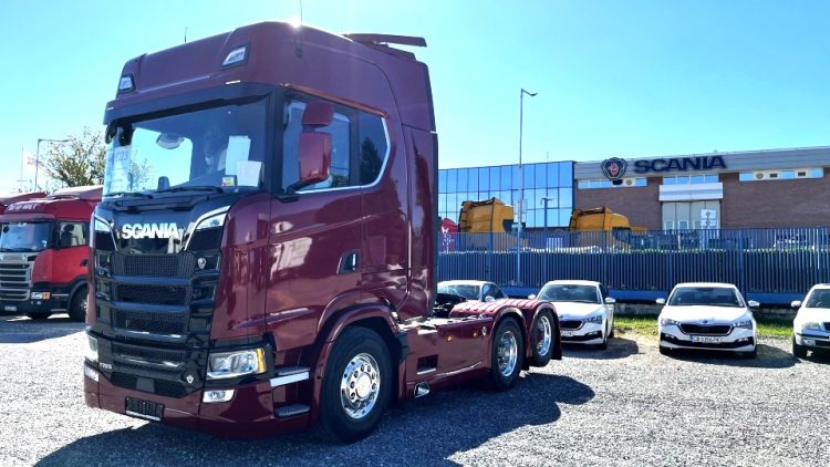 Уникален Scania 770S V8 влезе в България