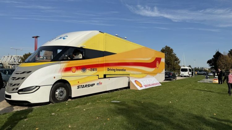 Shell Starship 3.0 Hybrid Truck бе показан в Унгария