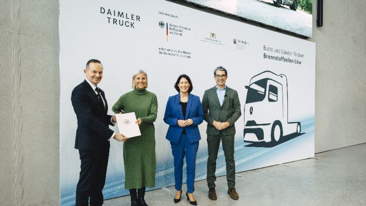 Daimler Truck получи 226 млн. евро финансиране за камиони с горивни клетки