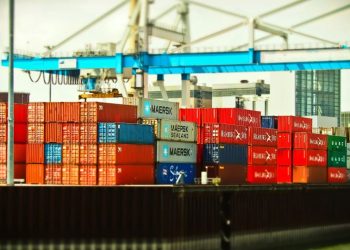 UNCTAD очаква скромен ръст от 2% за 2024 г. при морските превози