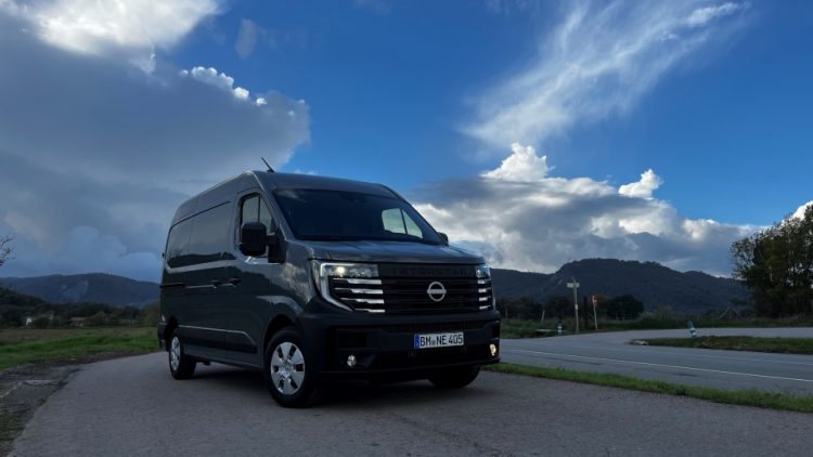 Звездата на новия Nissan Interstar блесна в Каталуния