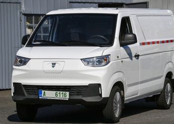 Новият електрическия ван VXT 902 идва от Чехия