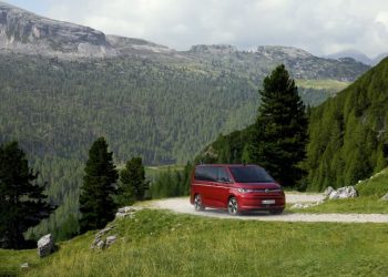 Multivan и California идват с plug-in хибридно задвижване на всички колела