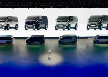 Kia представи иновативния електрически ван PV5