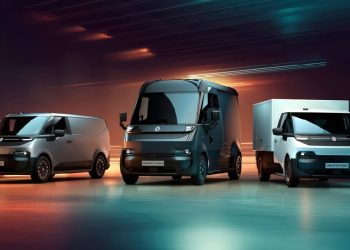 Renault представя нова ера в електрическите лекотоварни автомобили с Estafette, Goelette и Trafic