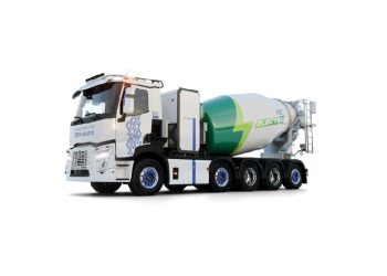 Renault Trucks и Schwing-Stetter представят иновативно решение за транспорт на бетон