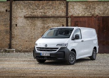 Първите нови модели Transporter и Caravelle са на път към клиентите