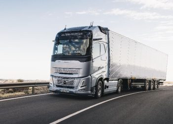 Volvo Trucks е лидер на пазара на тежки камиони в Европа и в България за 2024 г.