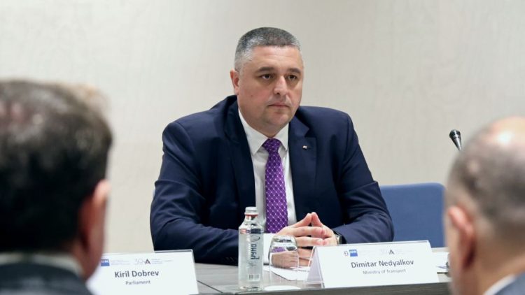 Нов закон обединява автомобилния и железопътния транспорт