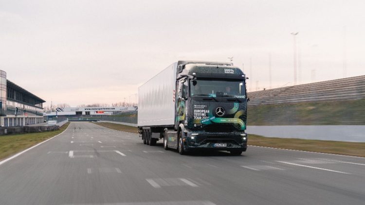 eActros 600 ще гони постижение за „Световните рекорди на Гинес“