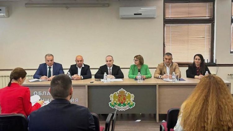 Предлагат законодателни промени за решаване на проблема с автобусния транспорт