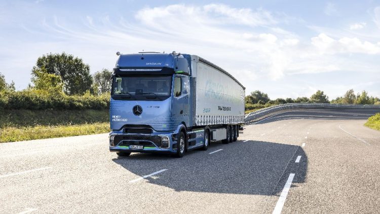 Mercedes-Benz Trucks разширява гамата на eActros 600 и спира моделите 300 и 400