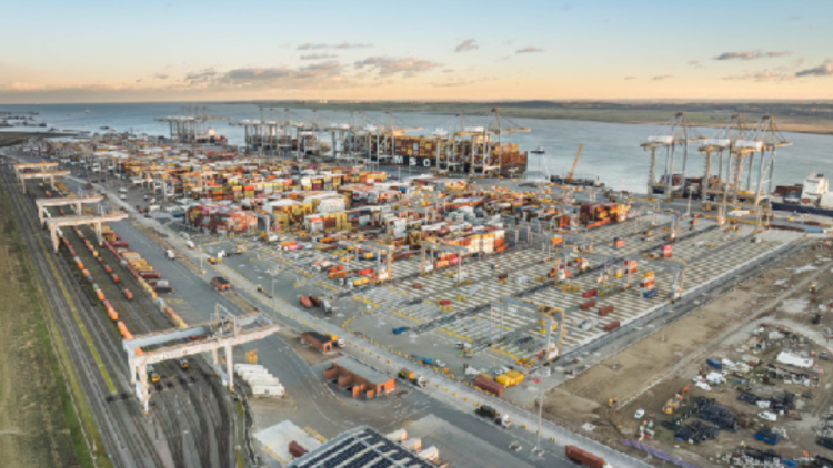 DP World инвестира 2,5 млрд. долара в глобална логистична инфраструктура през 2025 г.