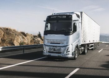 Volvo увеличава продажбите на газовите си камиони