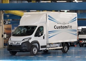 Stellantis пуска големи електрически ванове Cargo Box BEV