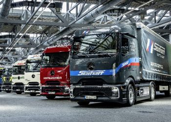 eActros 600 тръгва по дългите логистични маршрути на завода във Вьорт