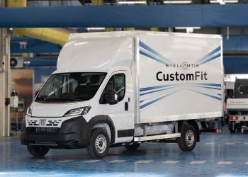 Stellantis започва производството на нов Fiat E-Ducato Cargo Box