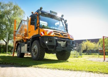 Unimog U 327 с нова операционна система UNI-TOUCH