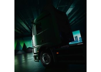 Mercedes-Benz Trucks представя нови членове от семейството на eActros