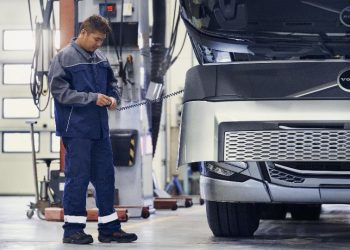 Един милион свързани камиона на Volvo Trucks на пътя