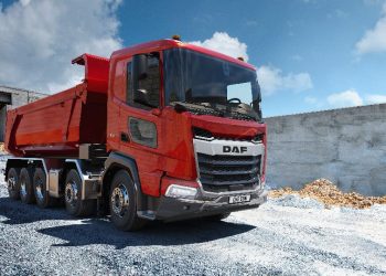 DAF разширява гамата си с фабрично произведено шаси 10×4