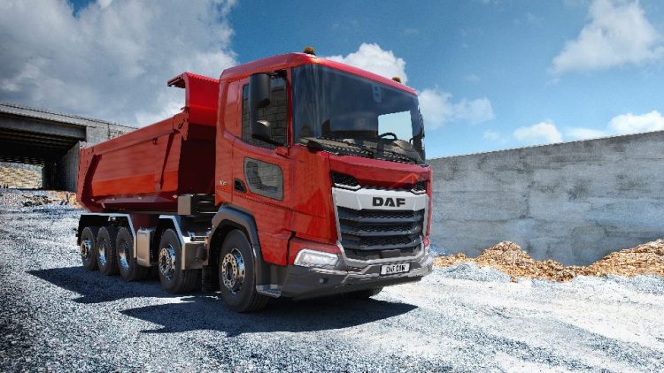 DAF разширява гамата си с фабрично произведено шаси 10×4