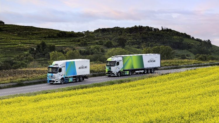 Mercedes-Benz Trucks представя новите eActros 400 и Actros L ProCabin