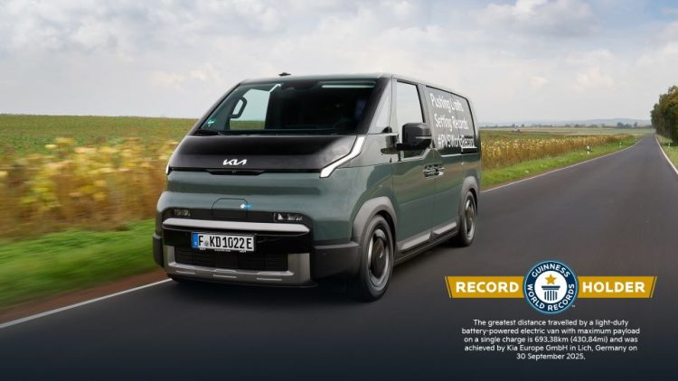 Kia PV5 Cargo влезе в GUINNESS WORLD RECORDS с 693 км на ток с едно зареждане и максимален товар