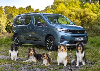 Opel Combo Electric: Удобство и удоволствие от шофирането за всички