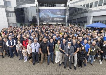 Легендарният Ford Transit постави рекорд на GUINNESS WORLD RECORDS