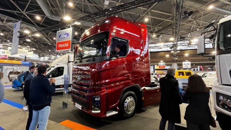 Ford Trucks представи New F-MAX и F-LINE E пред Европа на Solutrans 2025