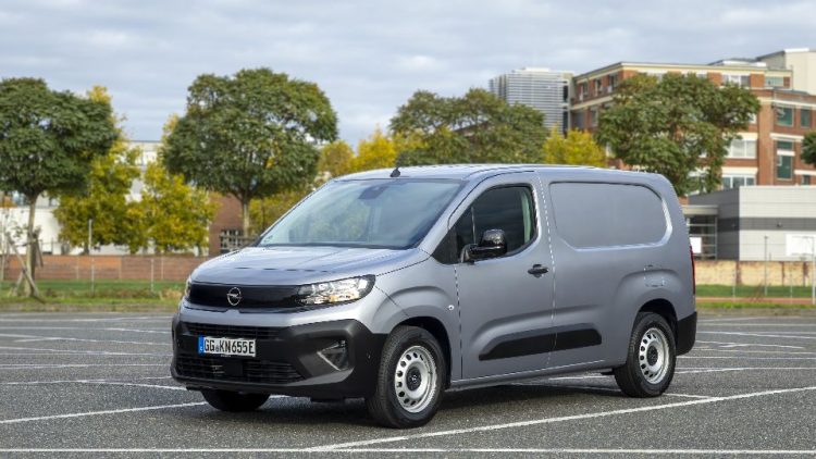 Opel Combo Electric с ново решение от bott