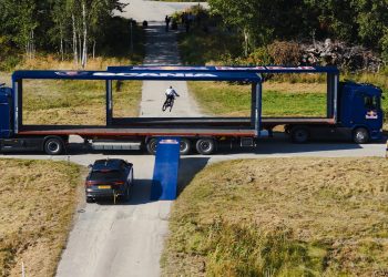 Scania демонстрира напредък в технологията за автономни камиони