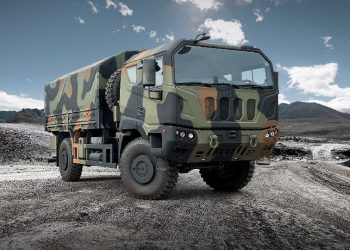 IDV подписа договор с италианската армия за доставка на 1 453 камиона