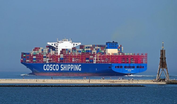 COSCO иска да придобие немския логистичен оператор Konrad Zippel