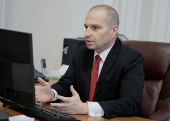 Вицепремиерът Караджов разговаря с гръцки министър за блокадите на границата