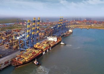 Adani влага над 15 млрд. евро за разширяване на пристанищата си в Индия