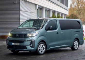 Opel Zafira идва и с 2,2-литров дизелов двигател