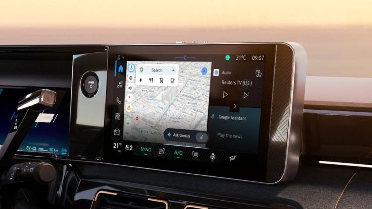Renault openR link е наличен с вградени Google услуги и Gemini