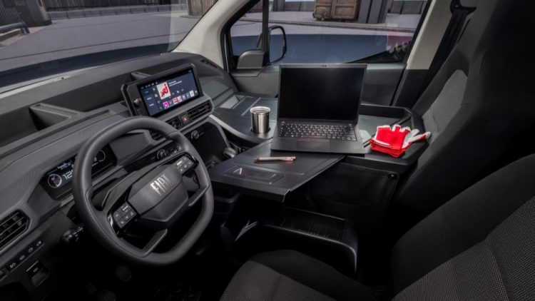 Stellantis Pro One представи Smart Compact Van